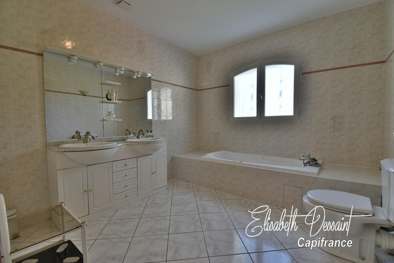 Maison - 149 m² - 5 pièces