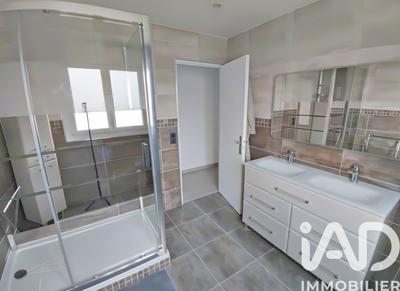 Maison - 121 m² - 6 pièces