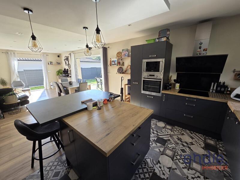 Maison - 104 m² - 4 pièces