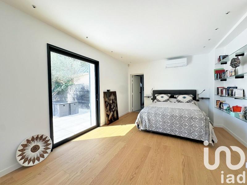 Maison - 280 m² - 8 pièces