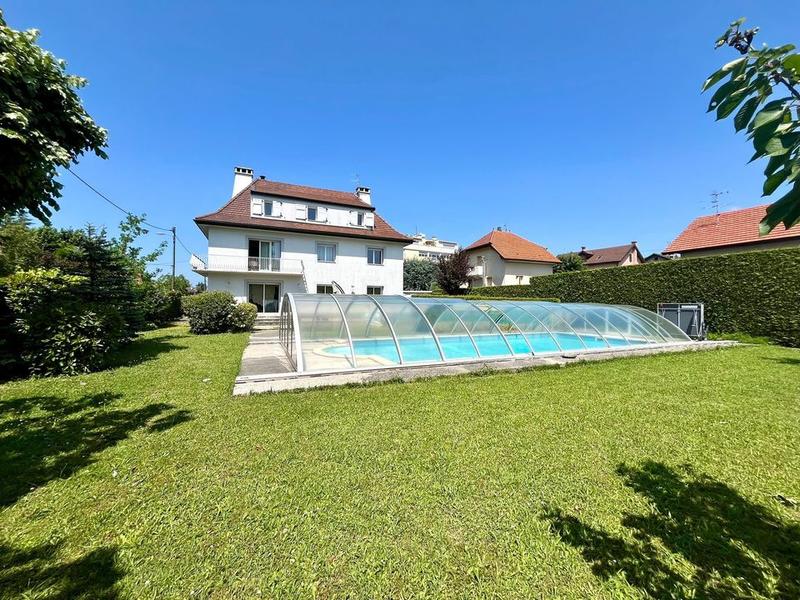 Propriété - 272 m² - 7 pièces