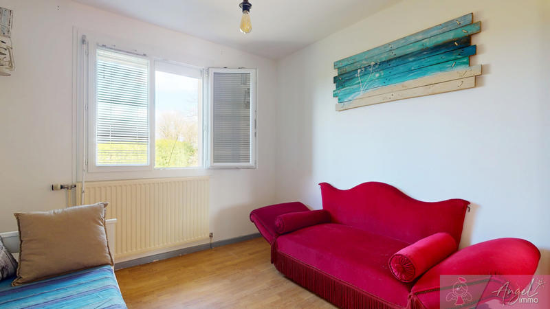 Maison - 230 m² - 9 pièces