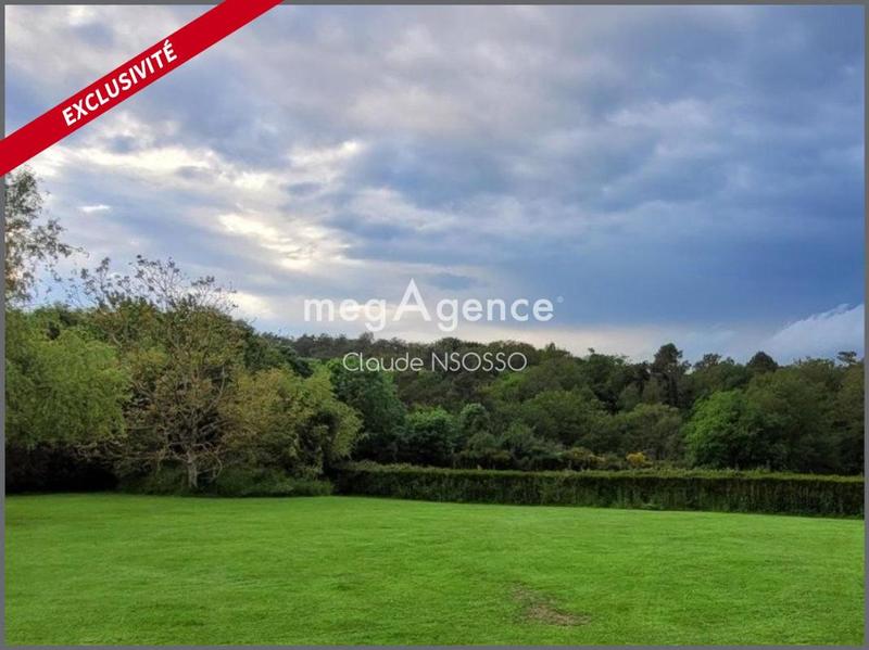 Terrain constructible - 838 m²