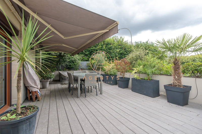 Appartement - 90 m² - 4 pièces