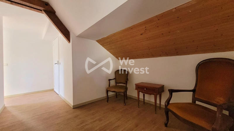 Maison - 220 m² - 7 pièces