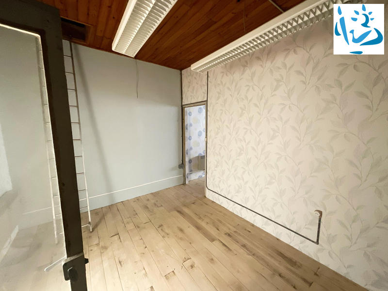 Local commercial - 106 m² - 6 pièces
