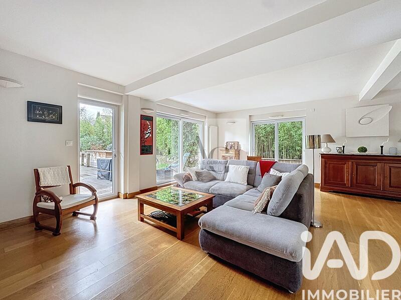 Maison - 230 m² - 7 pièces