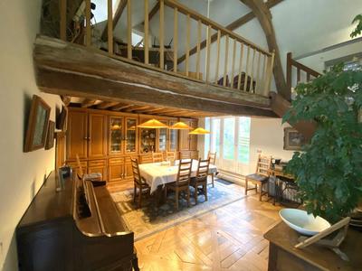 Maison ancienne - 408 m² - 16 pièces