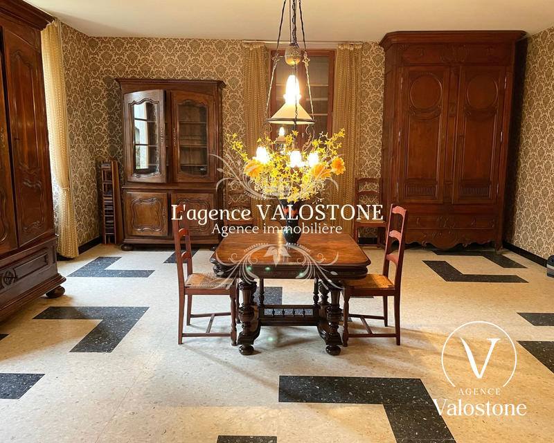 Maison ancienne - 320 m² - 11 pièces