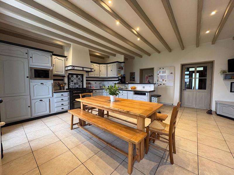 Maison - 219 m² - 8 pièces