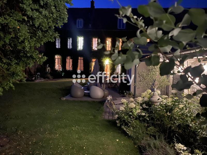 Maison de ville - 267 m² - 8 pièces