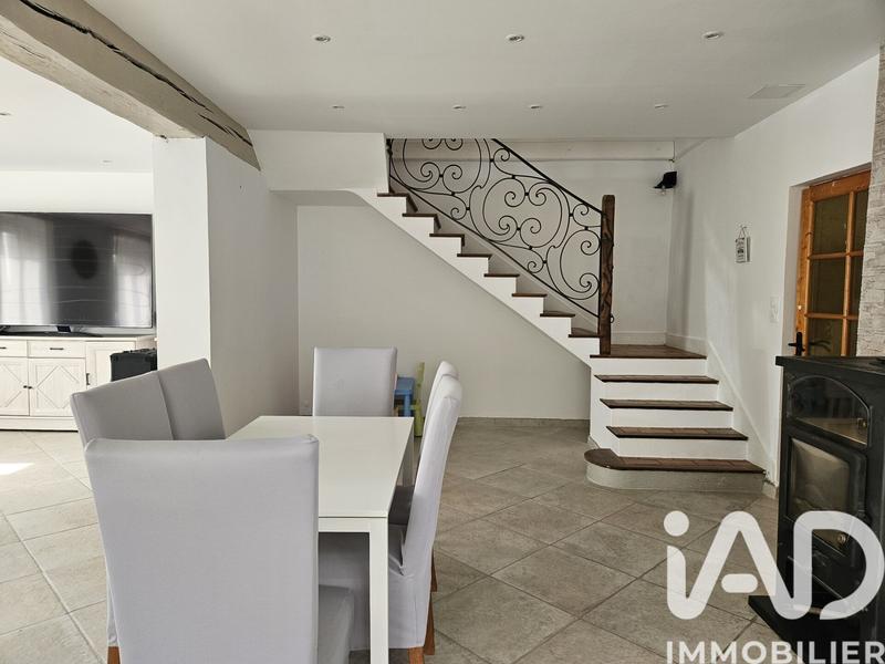 Maison - 202 m² - 7 pièces