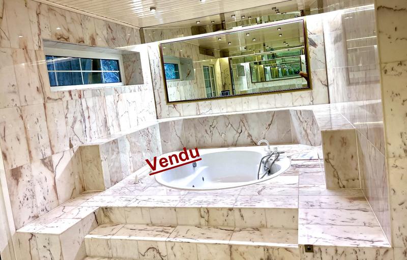 Maison - 475 m² - 8 pièces