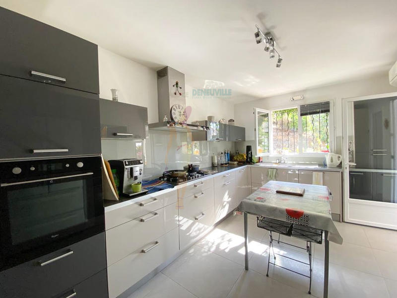 Villa - 185 m² - 6 pièces