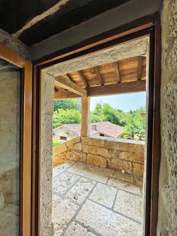 Maison en pierre - 101 m² - 5 pièces