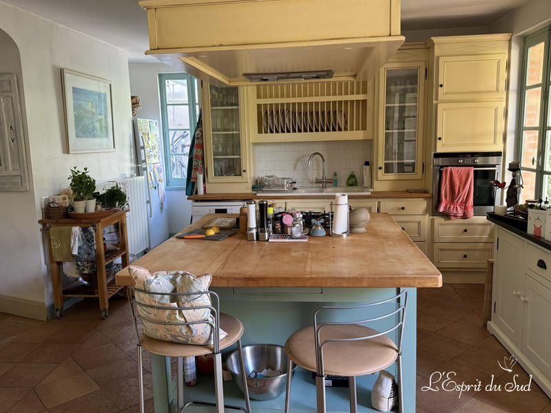 Maison - 251 m² - 9 pièces