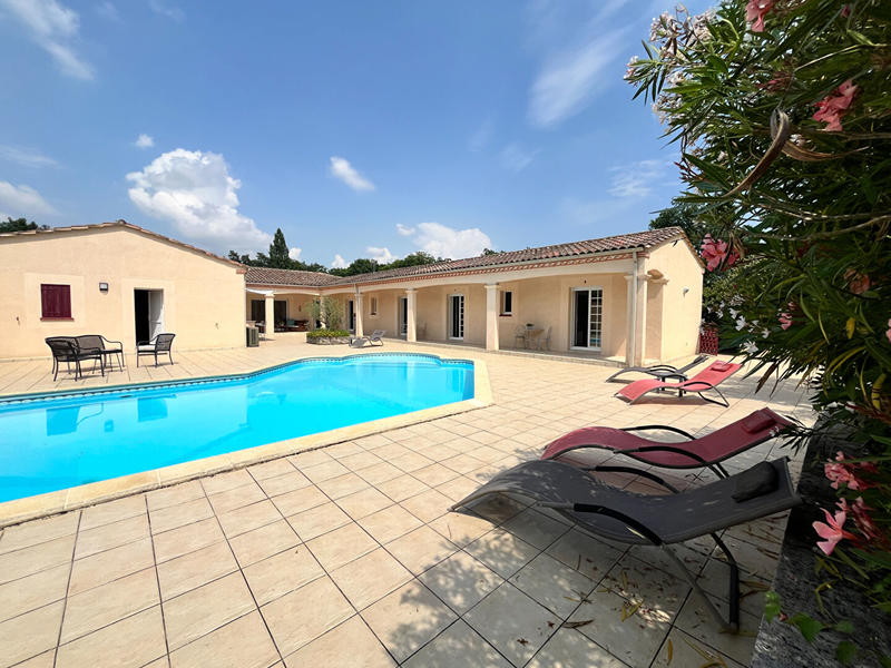 Maison - 167 m² - 9 pièces