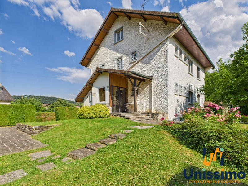 Maison - 295 m² - 11 pièces