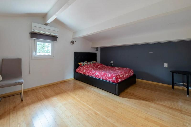 Maison - 218 m² - 8 pièces