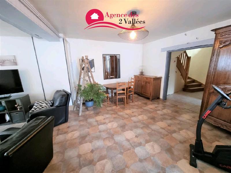 Maison - 235 m² - 10 pièces