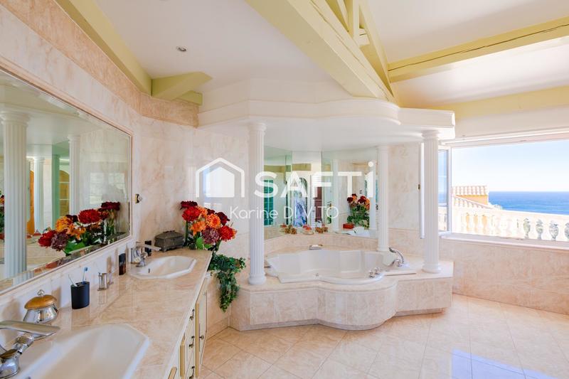 Villa - 700 m² - 12 pièces