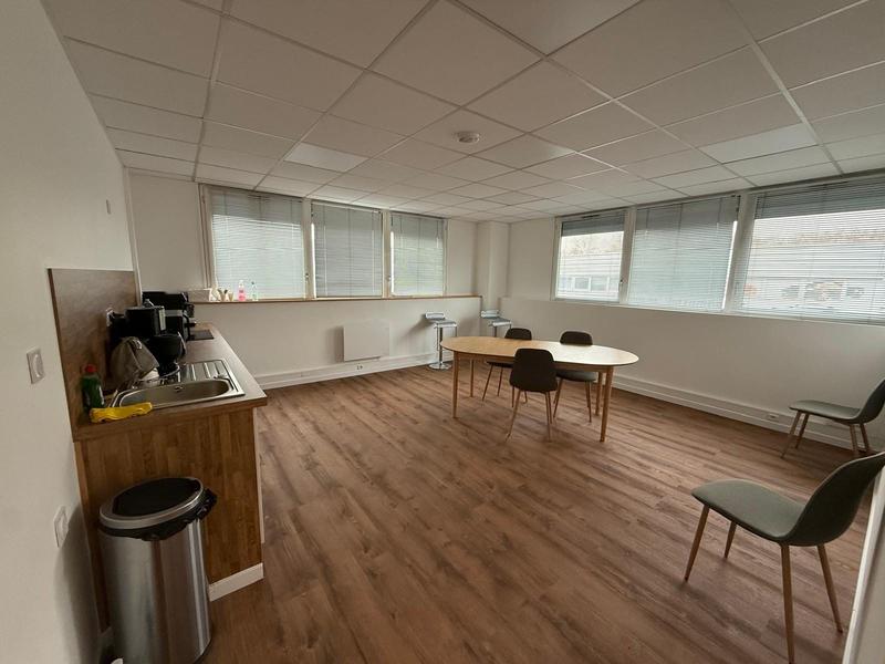 Bureau - 12 m² - 1 pièce