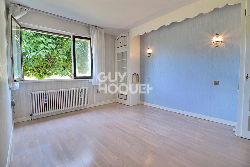 Maison - 218 m² - 9 pièces