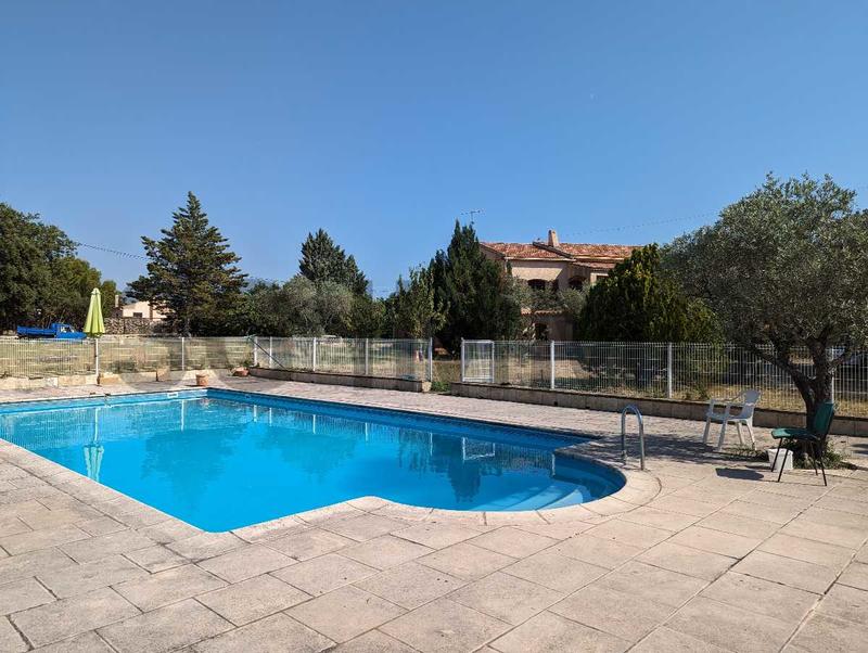 Mas - 230 m² - 6 pièces