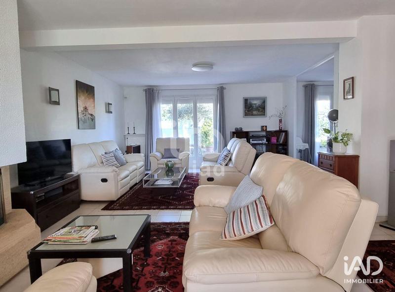 Maison - 235 m² - 8 pièces