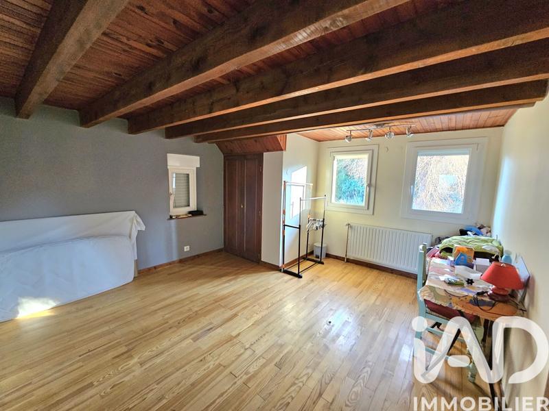 Maison - 238 m² - 11 pièces