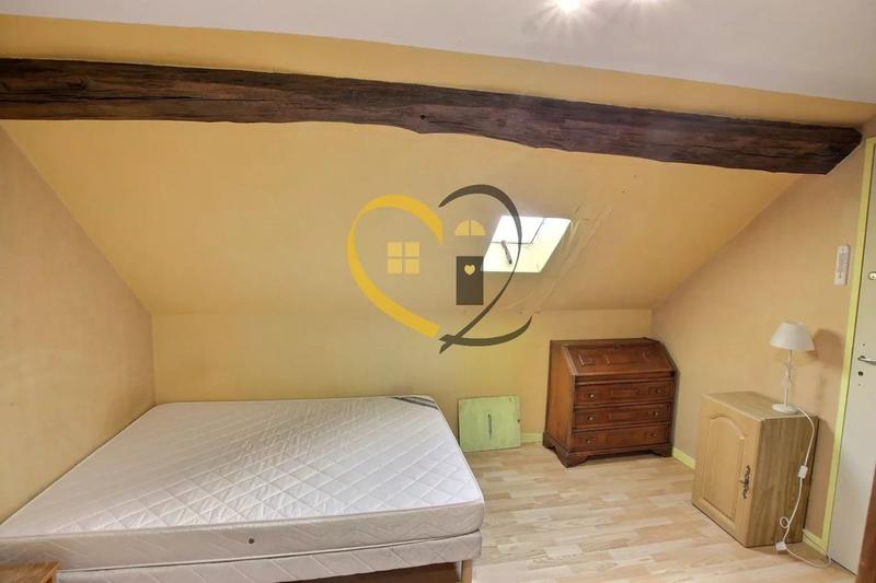 Maison - 250 m² - 13 pièces