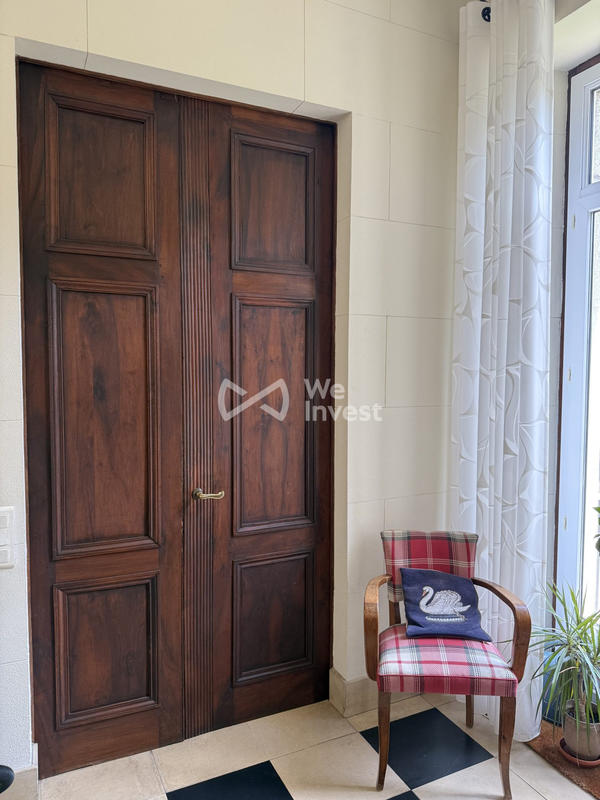 Maison - 268 m² - 9 pièces