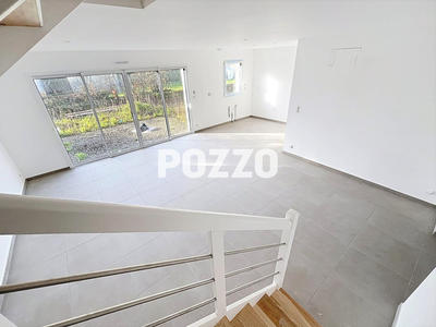 Maison - 98 m² - 5 pièces