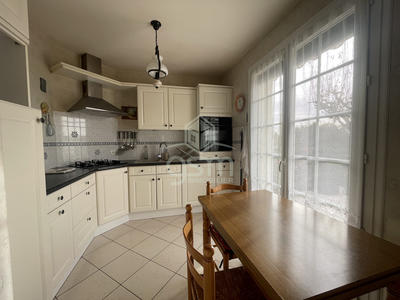 Maison traditionnelle - 75 m² - 5 pièces