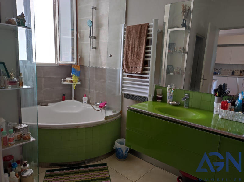 Appartement - 85 m² - 3 pièces