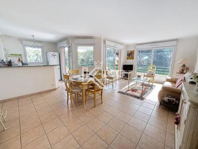 Appartement - 90 m² - 4 pièces