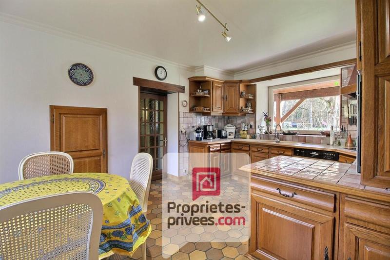 Maison - 210 m² - 8 pièces