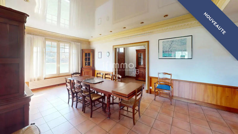 Demeure - 200 m² - 9 pièces