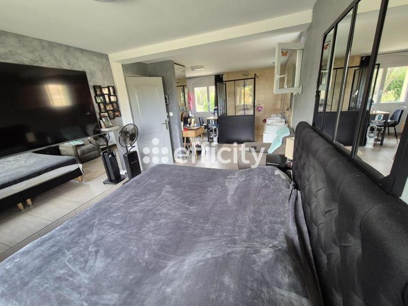 Maison - 200 m² - 7 pièces