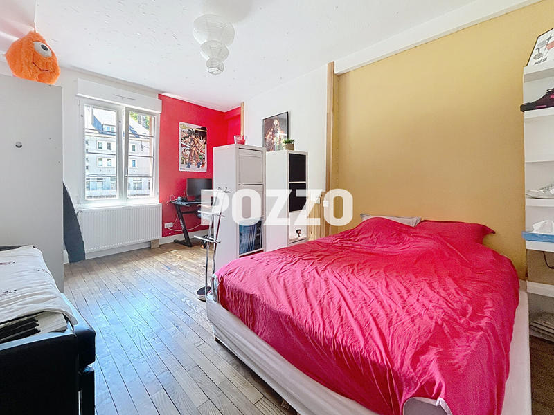 Maison - 104 m² - 8 pièces