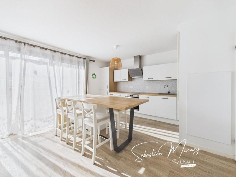 Appartement - 96 m² - 5 pièces