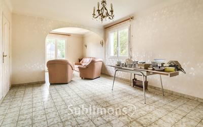 Maison traditionnelle - 155 m² - 14 pièces