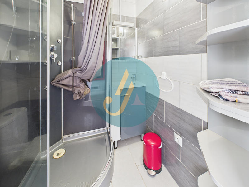 Maison - 198 m² - 11 pièces