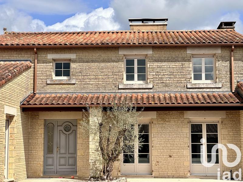 Maison - 470 m² - 13 pièces