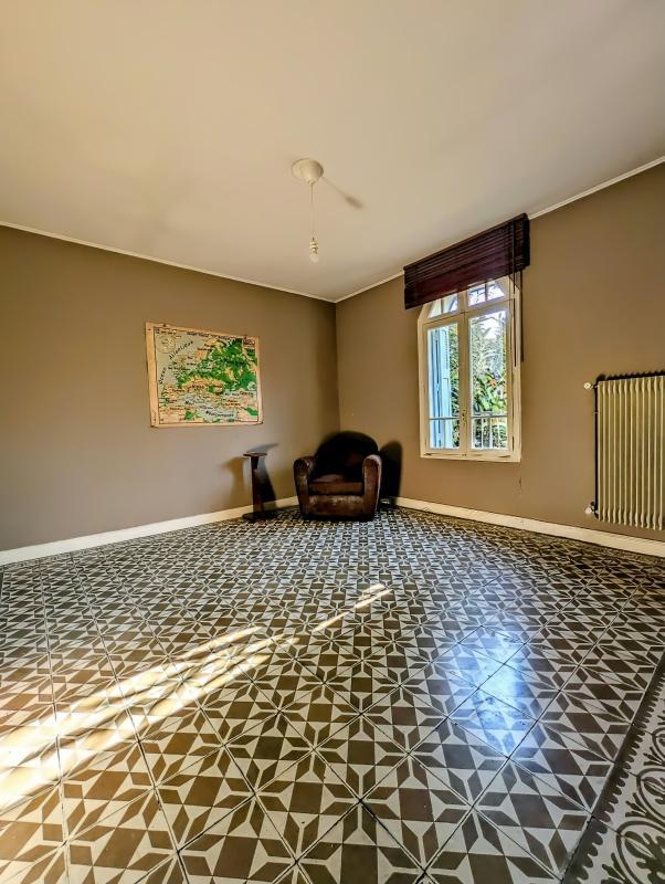 Maison - 230 m² - 8 pièces