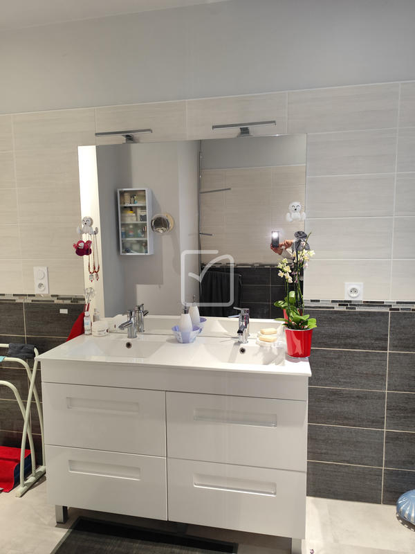 Maison - 167 m² - 8 pièces