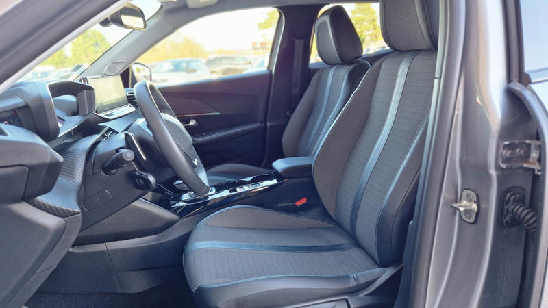 Peugeot 2008 BlueHDi 130 SetS Eat8 Allure Pack