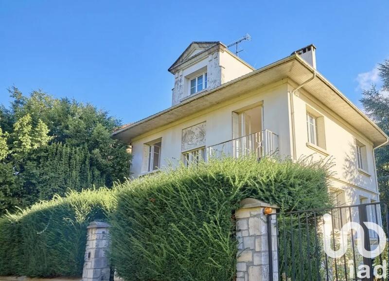 Maison - 186 m² - 8 pièces