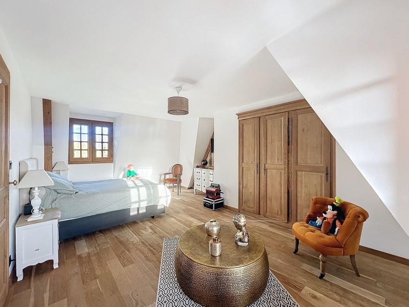 Maison - 262 m² - 6 pièces