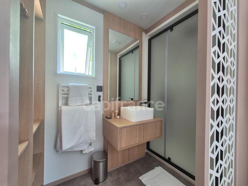 Mobil-home - 110 m² - 7 pièces